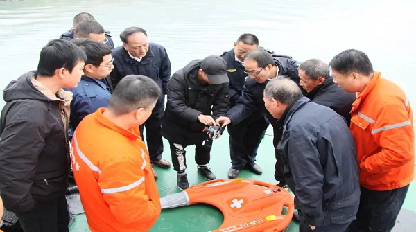 水面救生机器人在连云港海事局投入使用