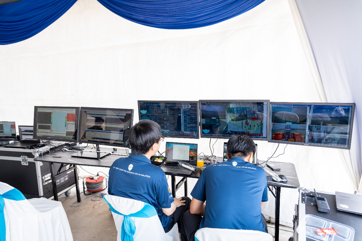 4.L25 USV transmits multibeam, side-scan, and sub-bottom profiler data to ROC in real time.png